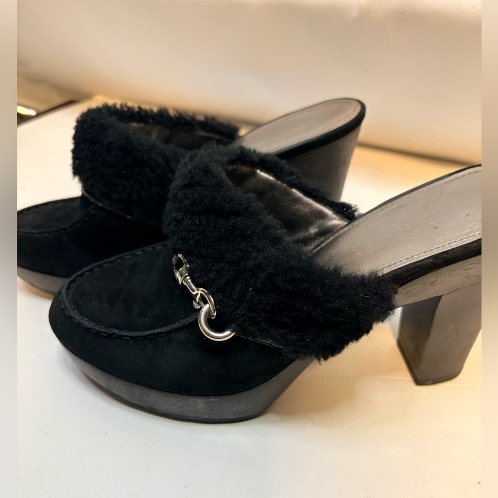 Coach Idyle Platform Mules in Black Suede and Faux-Shearling with Chain - Picture 3 of 16